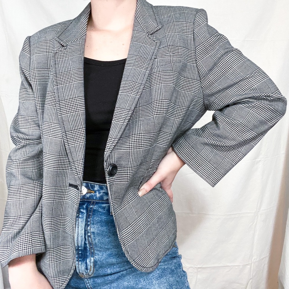 THE LIMITED BLACK AND WHITE PLAID BLAZER